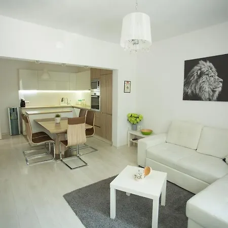 Apartment Adamovi *